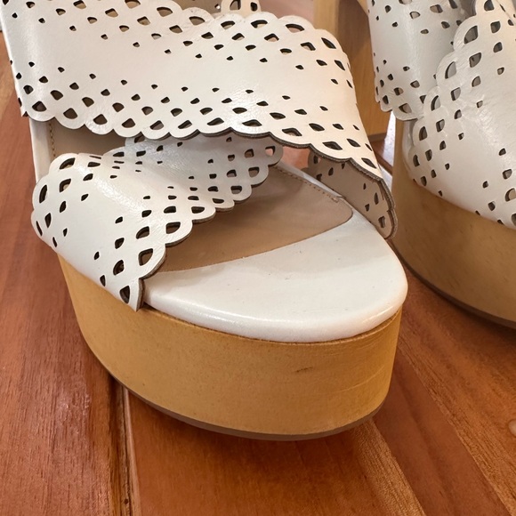 Veronica Beard White Eyelet Leather Wooden Platform Mules Sandals 8.5M - Picture 5 of 6